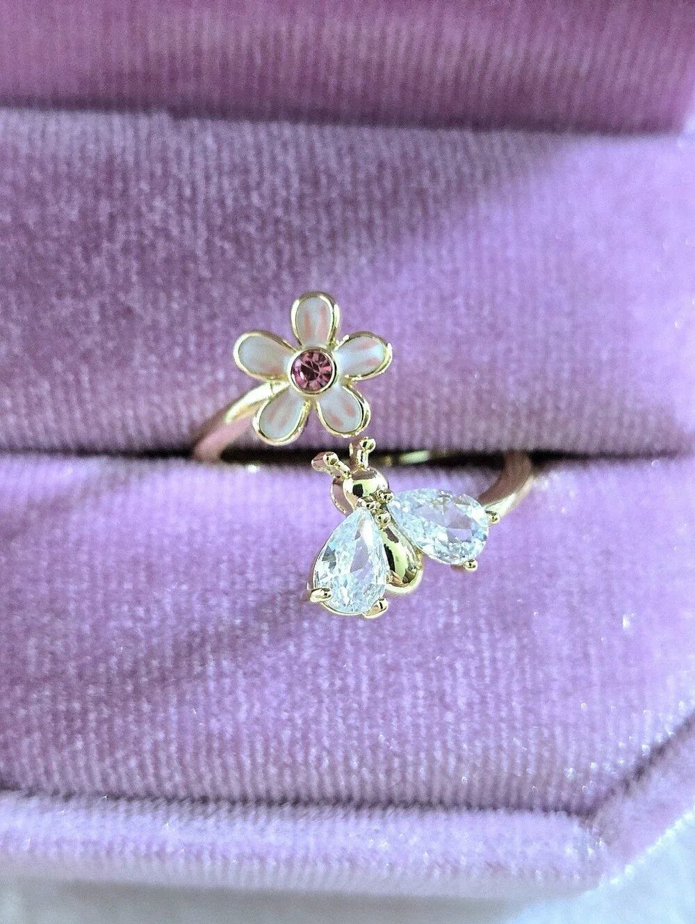 La Meno Flower🌸 and Bee🐝 Bypass Ring💍 - NIB - Picture 12 of 16